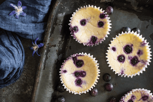 Mini tartas de queso con arándanos y limón