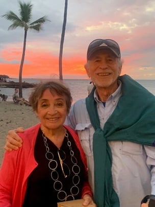 Nancy Chapin, enferma de cáncer de mama, y su marido de vacaciones en Hawaii